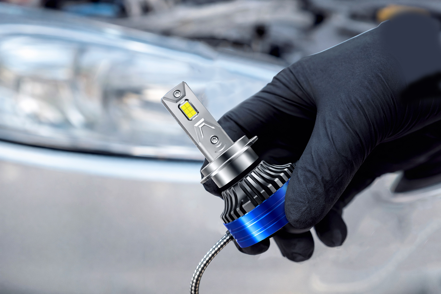 Bóng đèn pha LED trình điều khiển tích hợp và trình điều khiển bên ngoài: Sự khác biệt thực sự là gì?