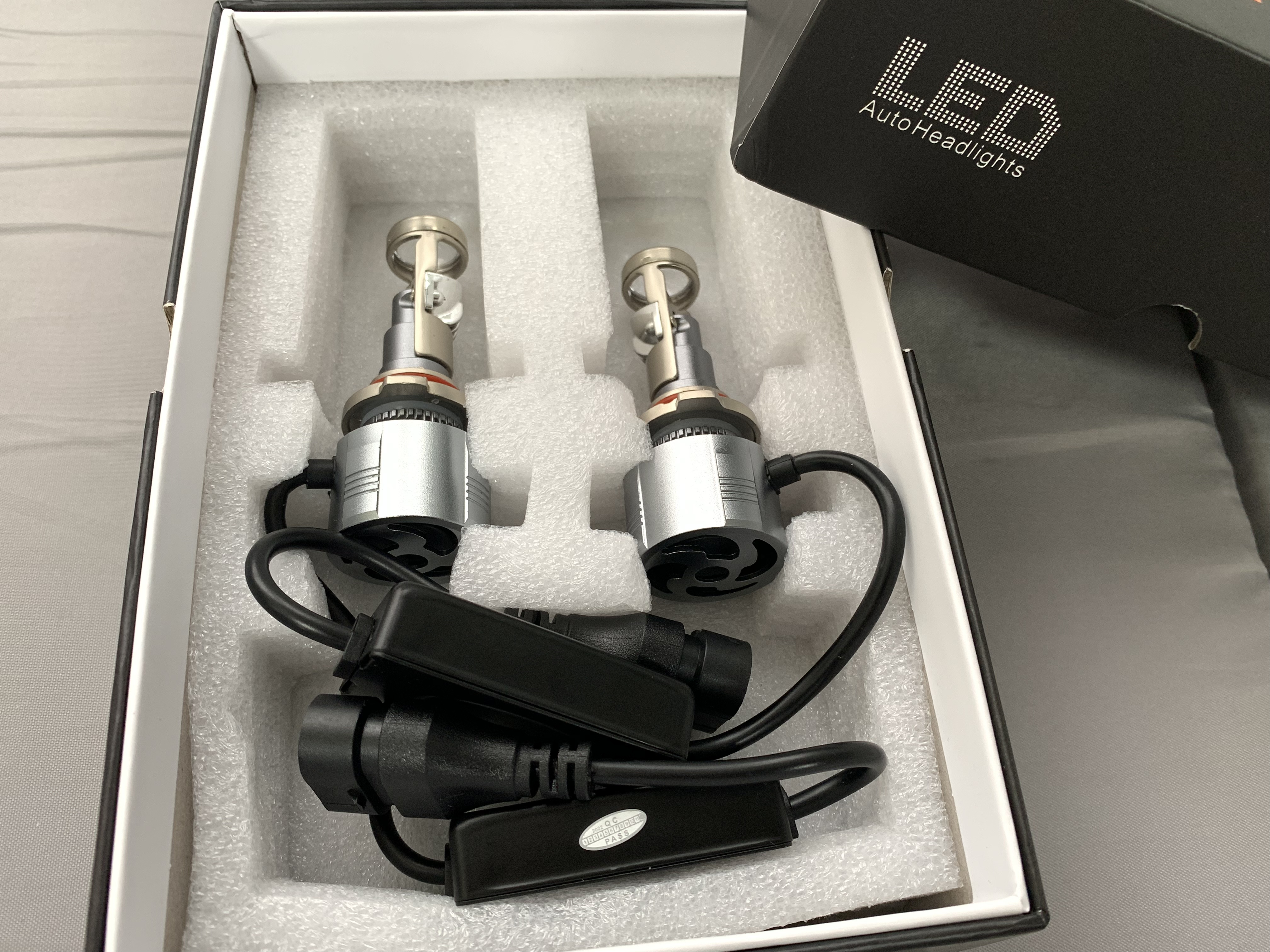 G&oacute;i m&aacute;y chiếu LED